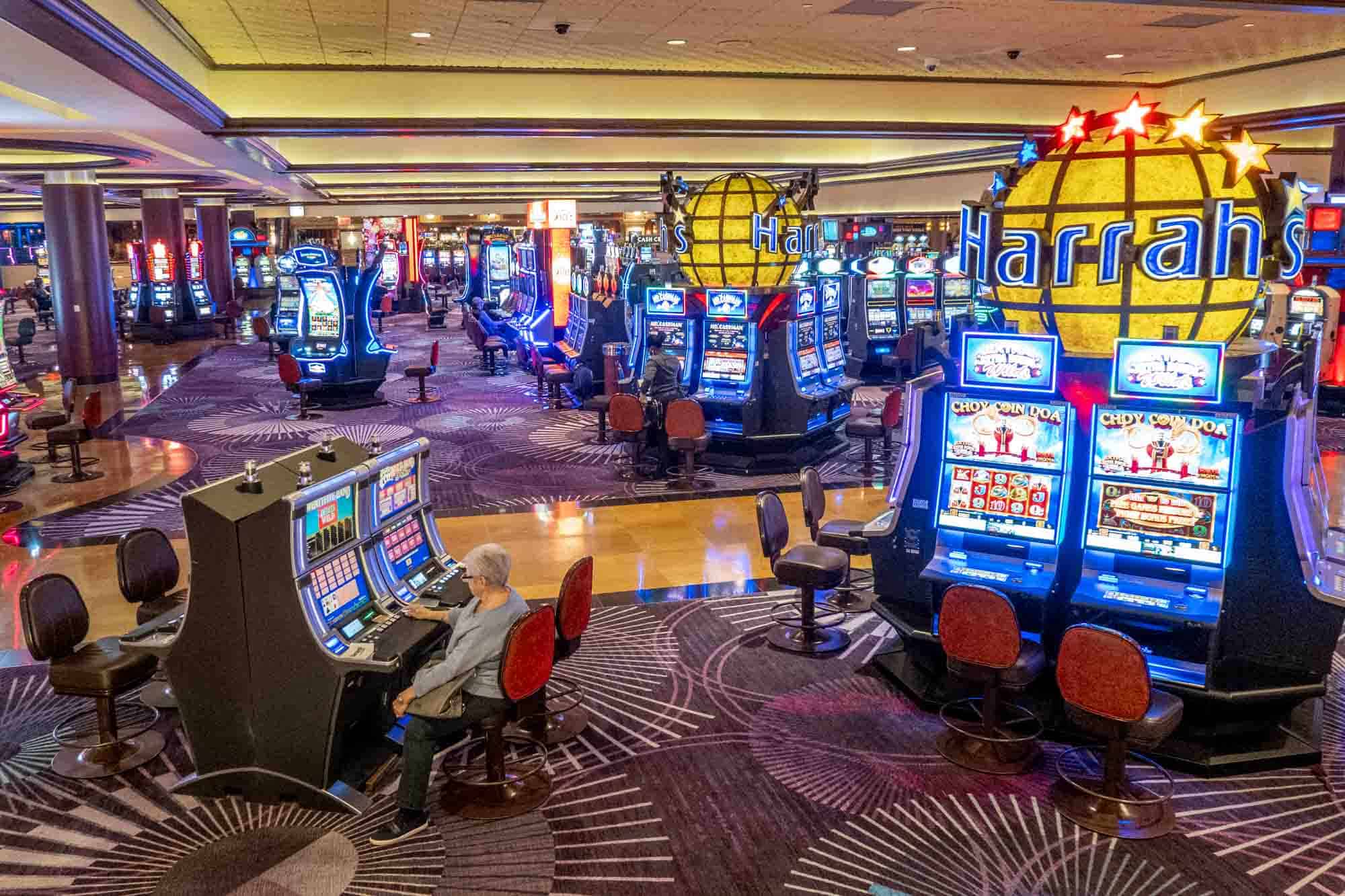 Poker Stratejileri: Blind Raisi ve Pot Değerlendirmesi